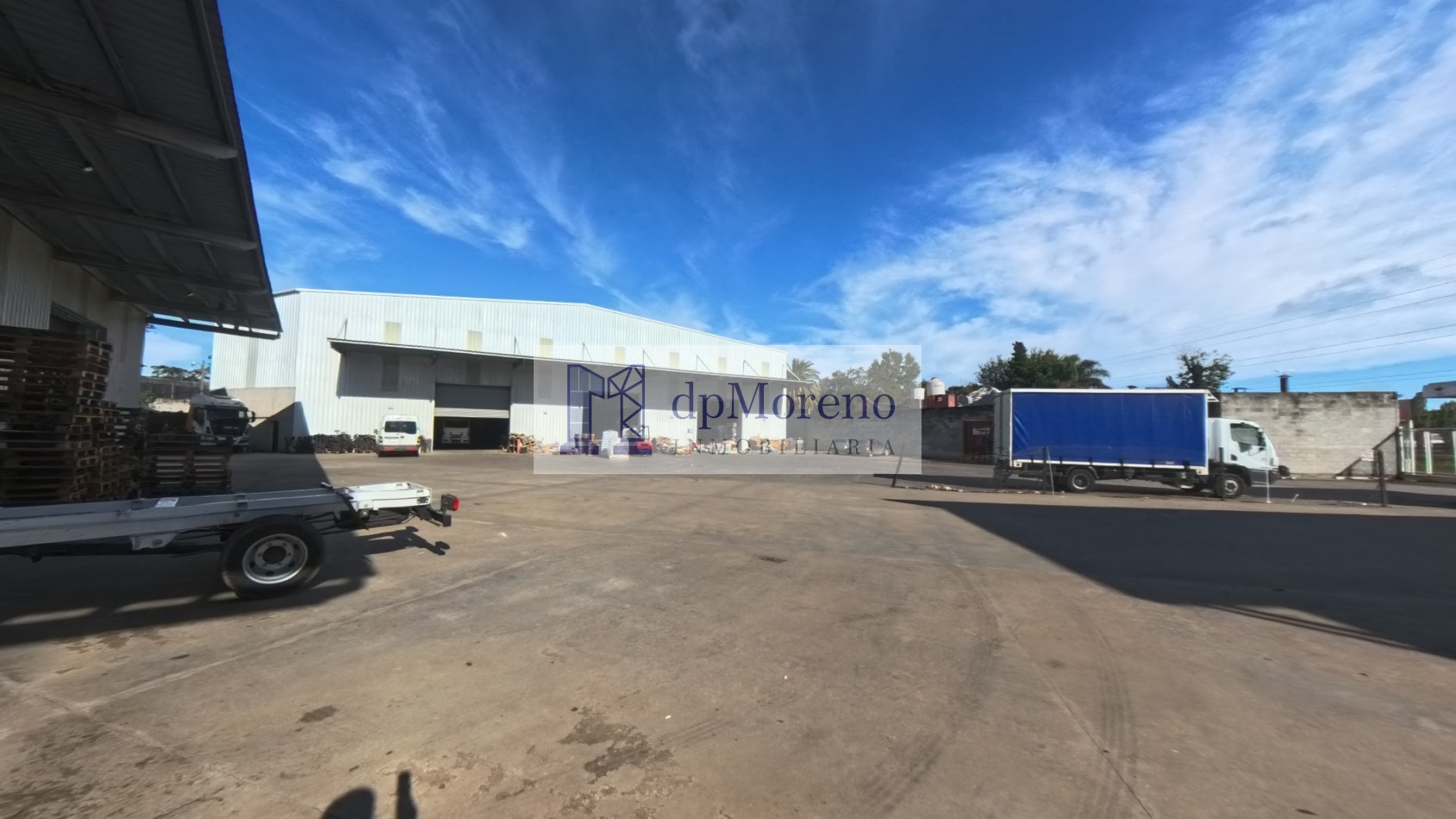 Galpon de 1000 m2 en predio cerrado con acceso reestringido en Colectora Acc. Oeste - Paso del Rey