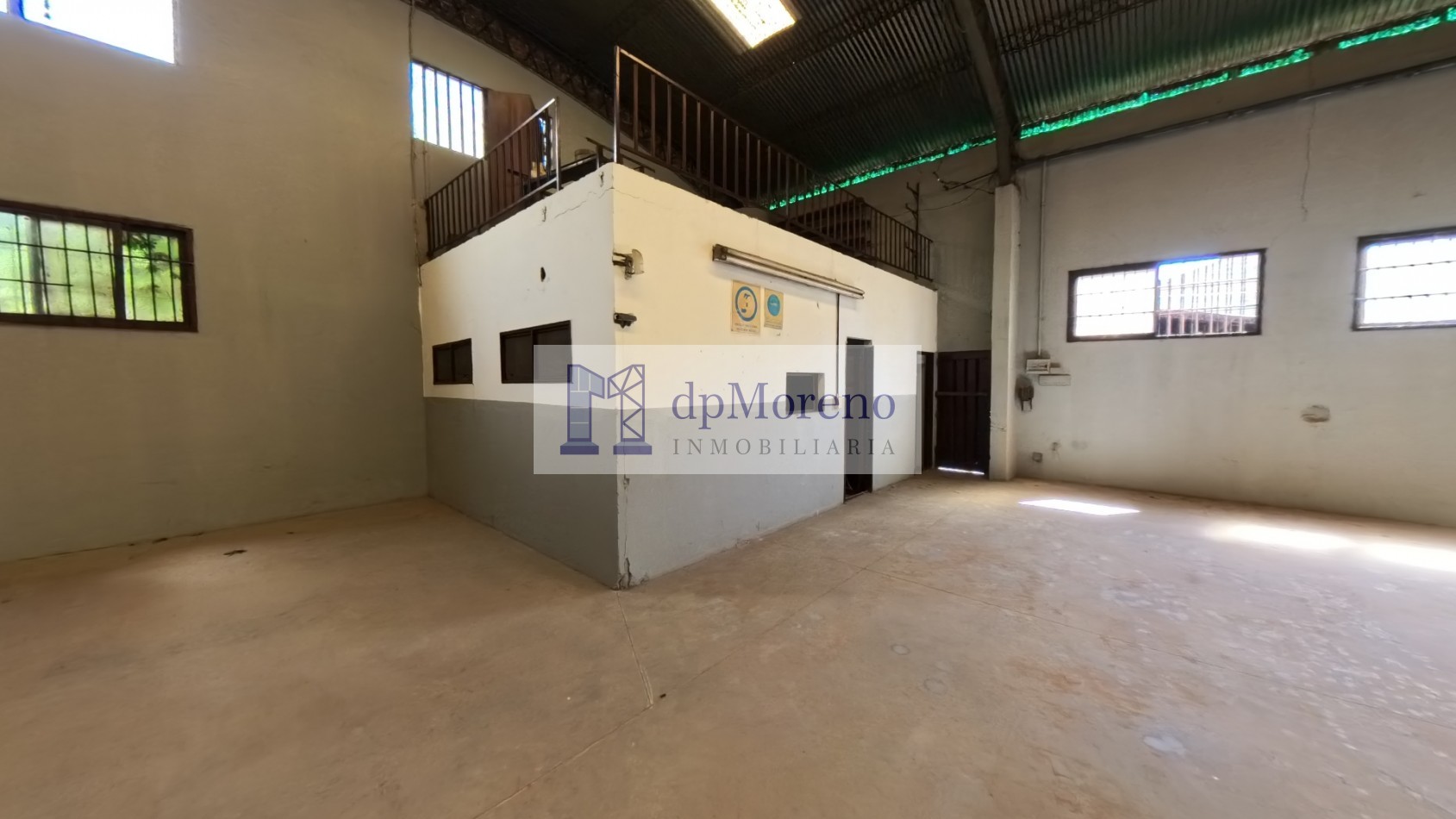 Galpon de 600 m2 en zona industrial a 5 min. de Panamericana y a mts de 197