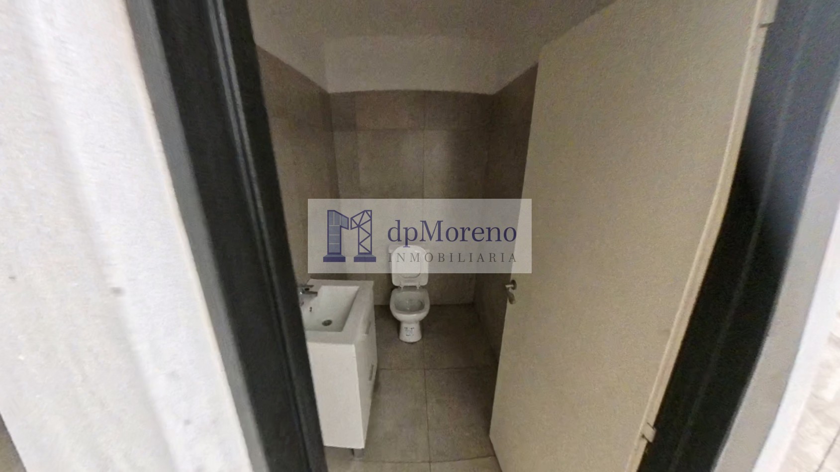 Galpon de 140 m2 dentro de predio en el centro de Parque Industrial de Pilar