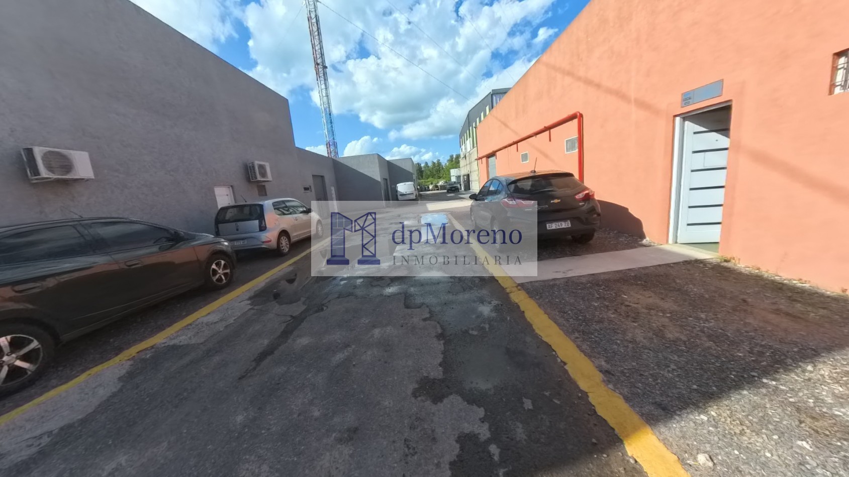 Galpon de 140 m2 dentro de predio en el centro de Parque Industrial de Pilar