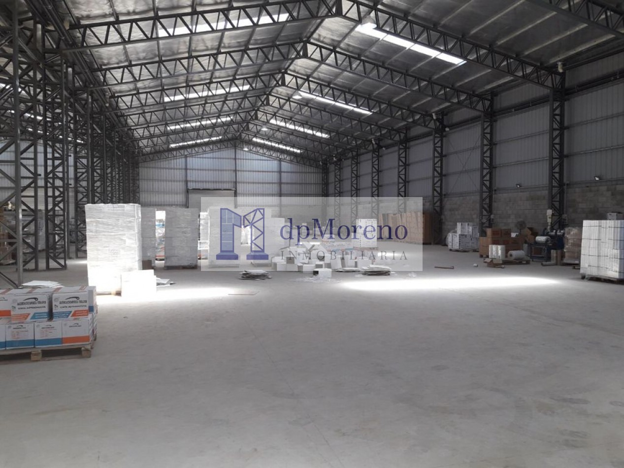 Galpon de 600 m2 en Ruta 24 a tres cuadras de Acceso Oeste