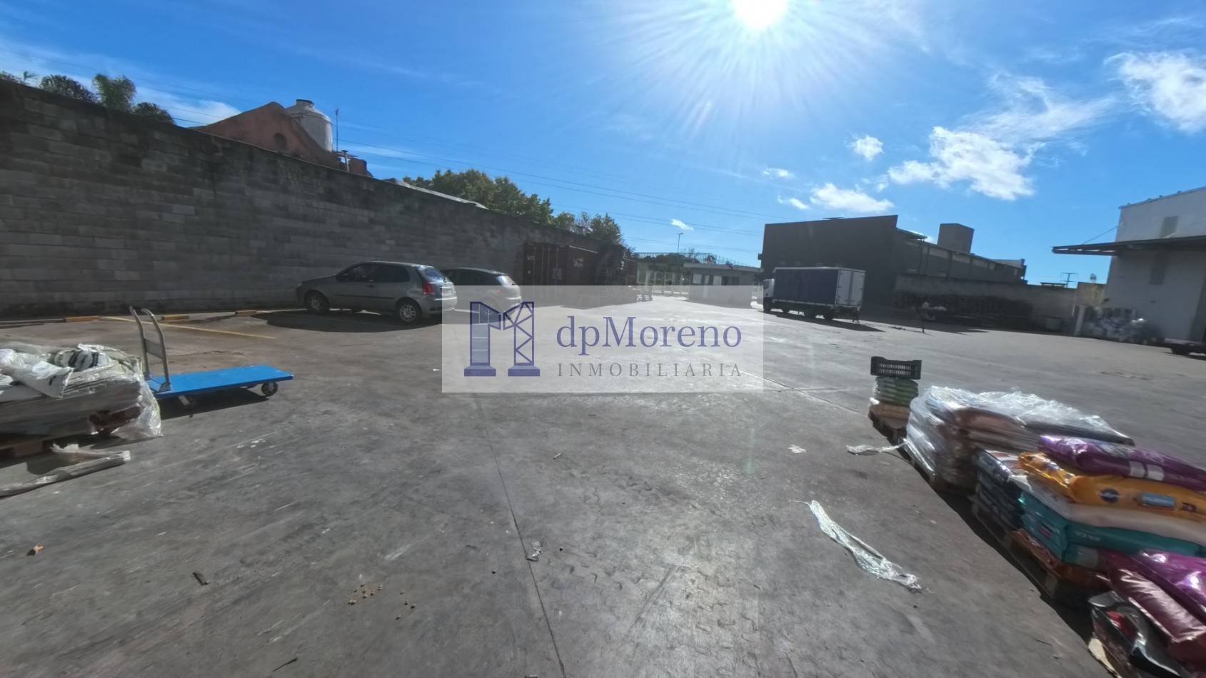 Galpon de 1000 m2 en predio cerrado con acceso reestringido en Colectora Acc. Oeste - Paso del Rey