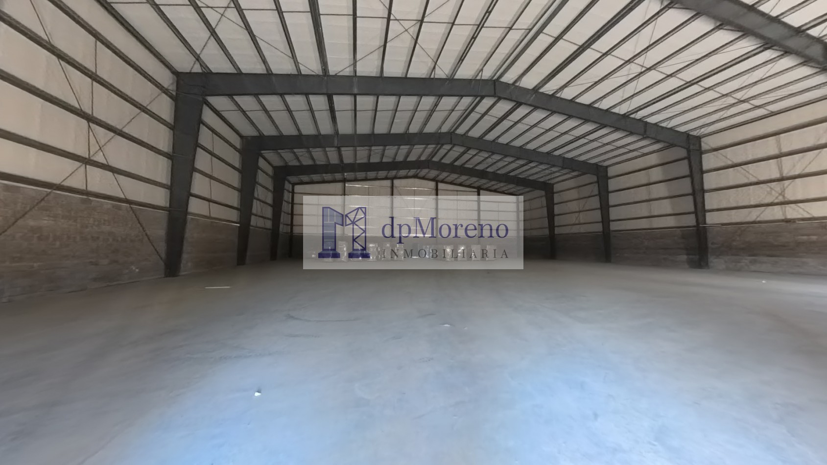 Galpon de 1350 m2 dentro de parque industrial a 3 km de Panamericana