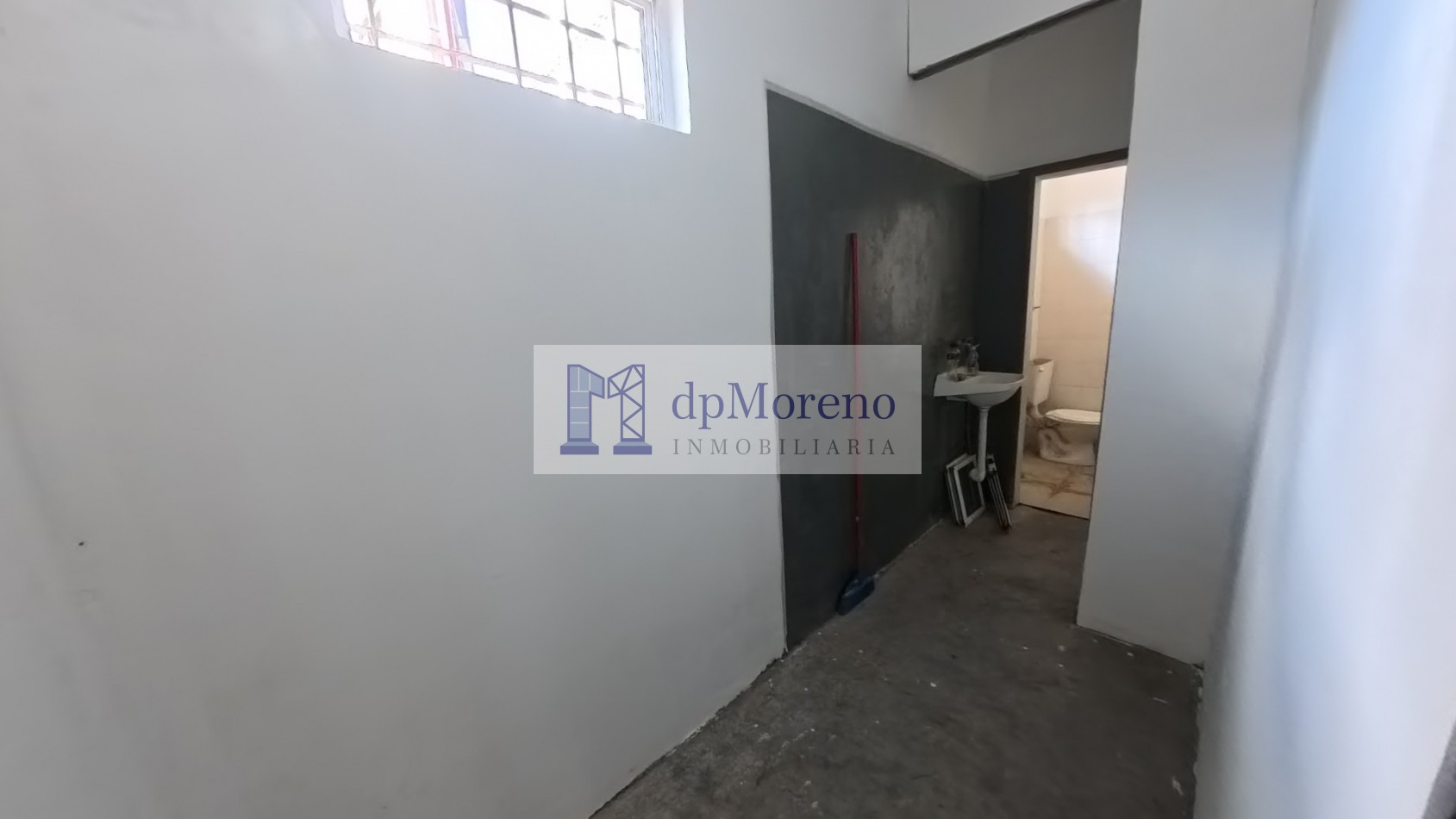 Galpon de 100 m2 dentro de predio en el centro de Parque Industrial de Pilar