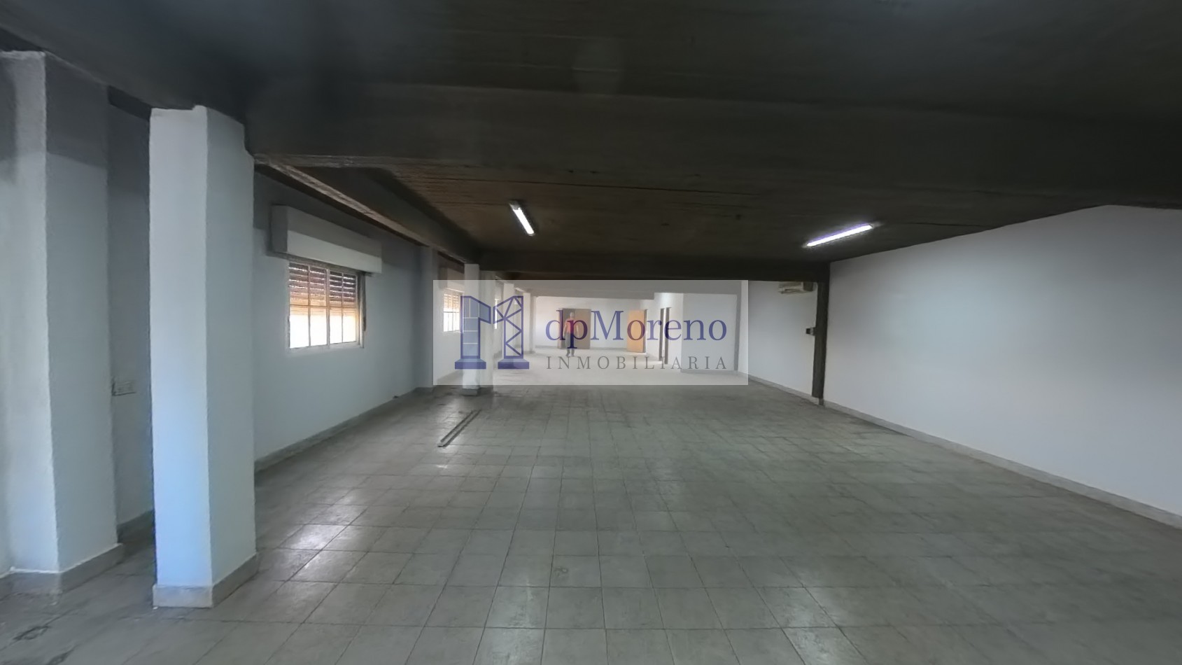 Galpon de 2000 m2 sobre Ruta 202 y Panamericana 