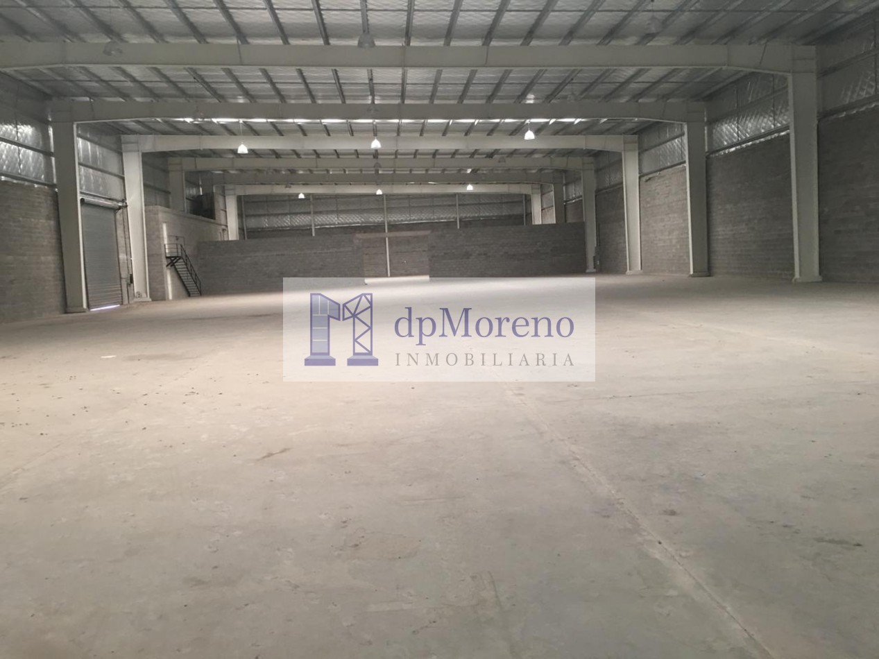 Galpon de 1000 m2 en Paso del Rey dentro de predio sobre Colectora Acc. Oeste