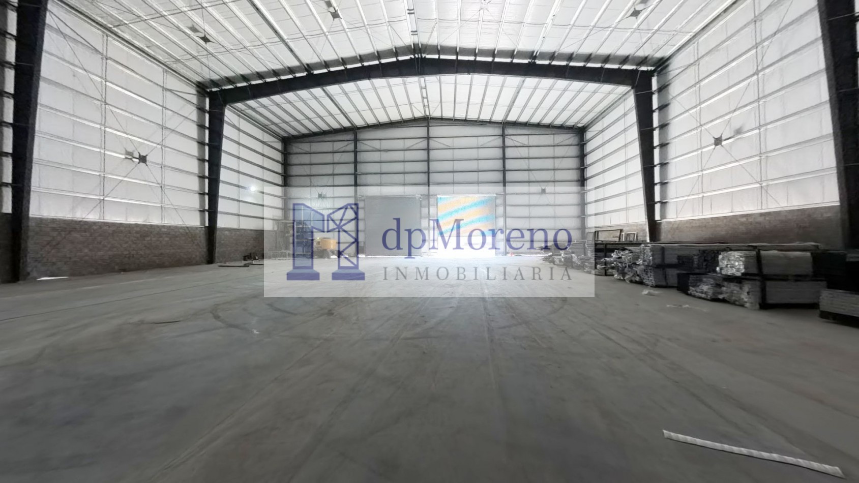Galpon de 3300 m2 dentro de Parque Industrial cerrado en Ruta 25