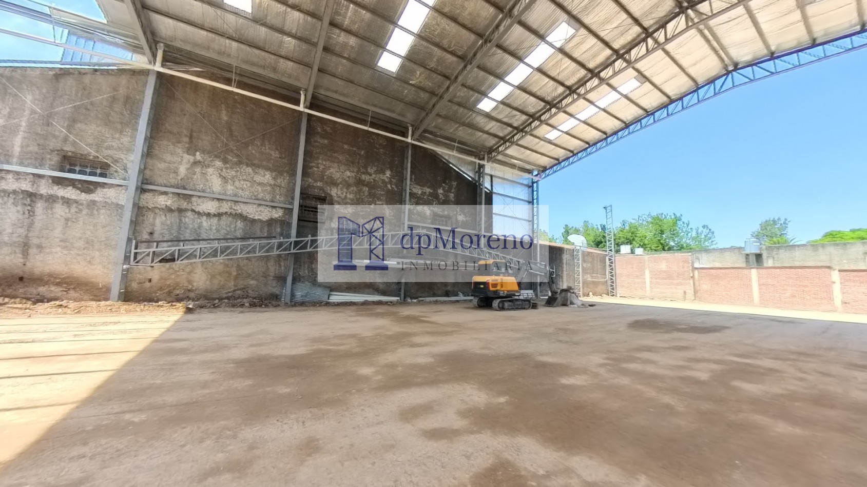 Galpon de 700 m2 en Bella Vista zona Industrial a metros Ruta 8