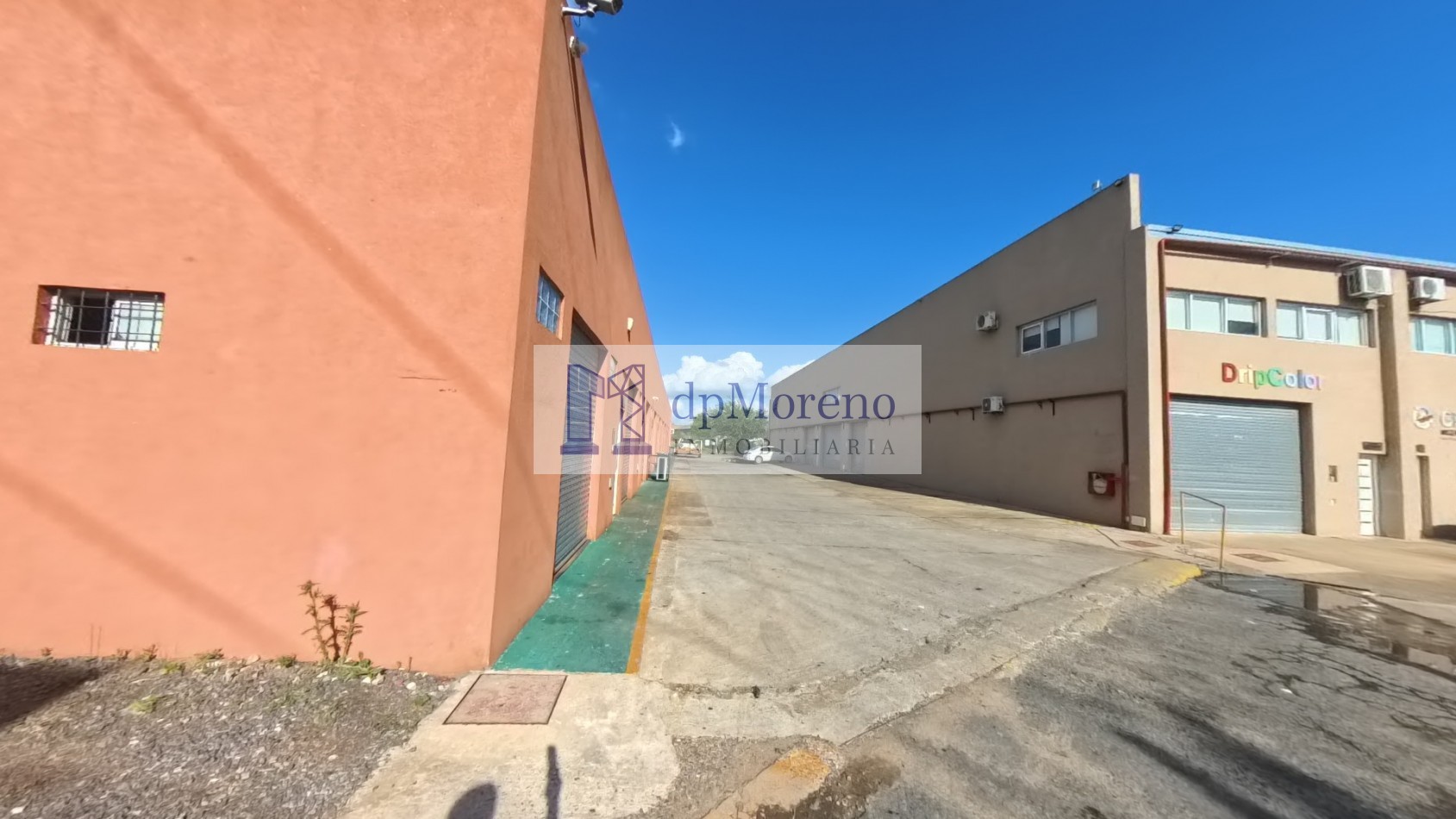 Galpon de 140 m2 dentro de predio en el centro de Parque Industrial de Pilar