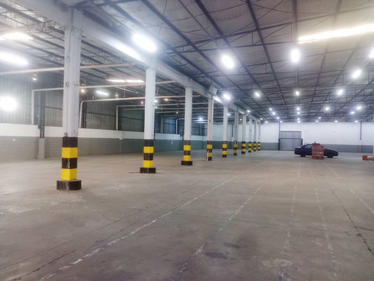 Galpon de 2600 m2 dentro de predio Industrial con seguridad