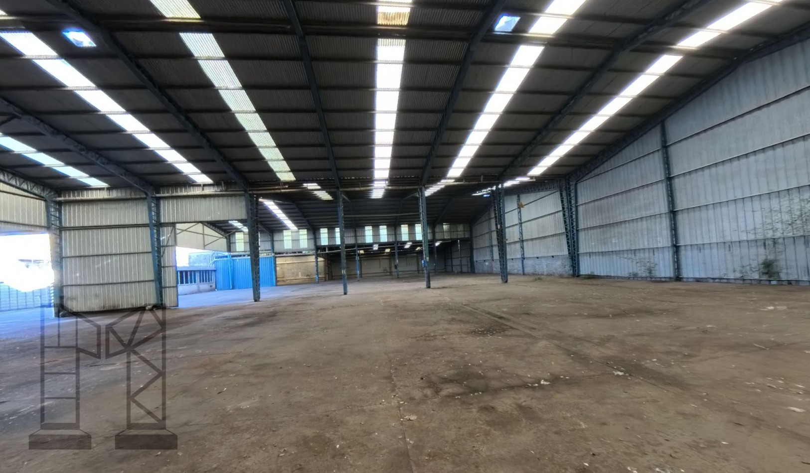 Galpon De 2500 M2 En Hurlingham Con Playa Oficinas En Una Planta.