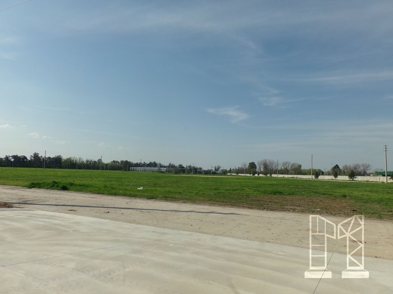Galpon De 2200 M2 En Moreno Dentro De Parque Industrial Con Seguridad 24 Hs
