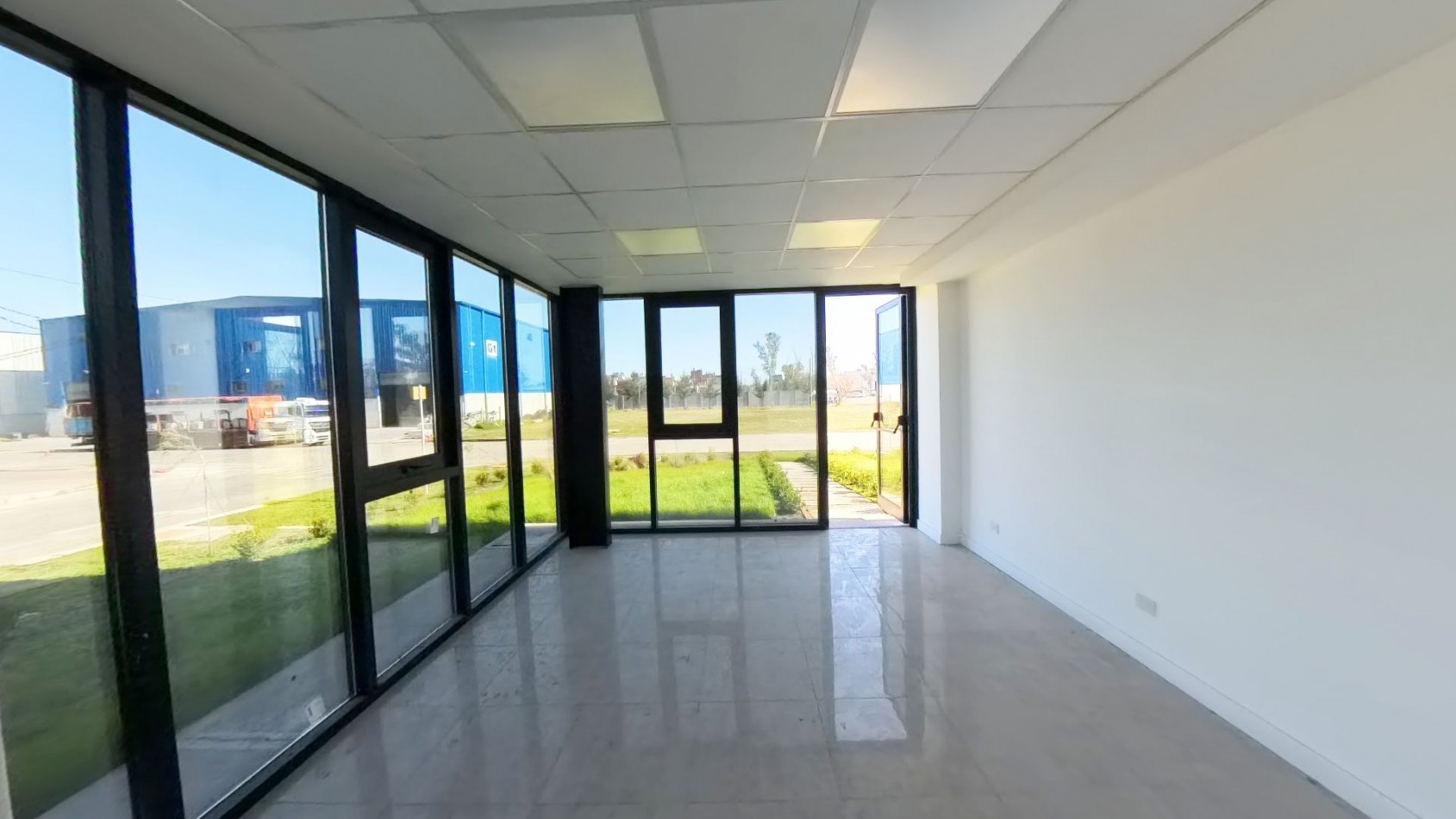 Galpon de 2500 m2 a en Ebapi - Parque Industrial - a estrenar