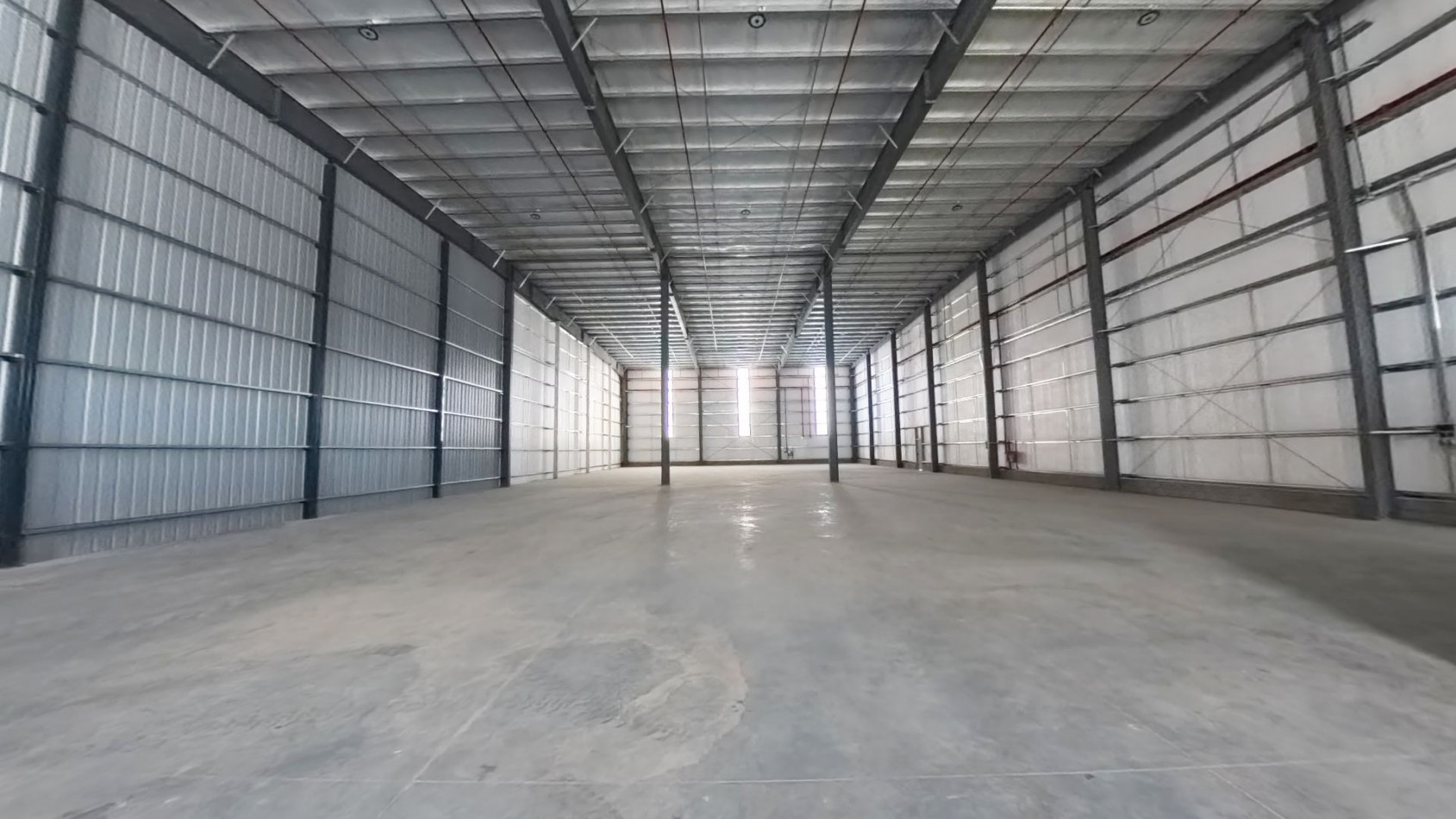 Galpon de 2500 m2 a en Ebapi - Parque Industrial - a estrenar