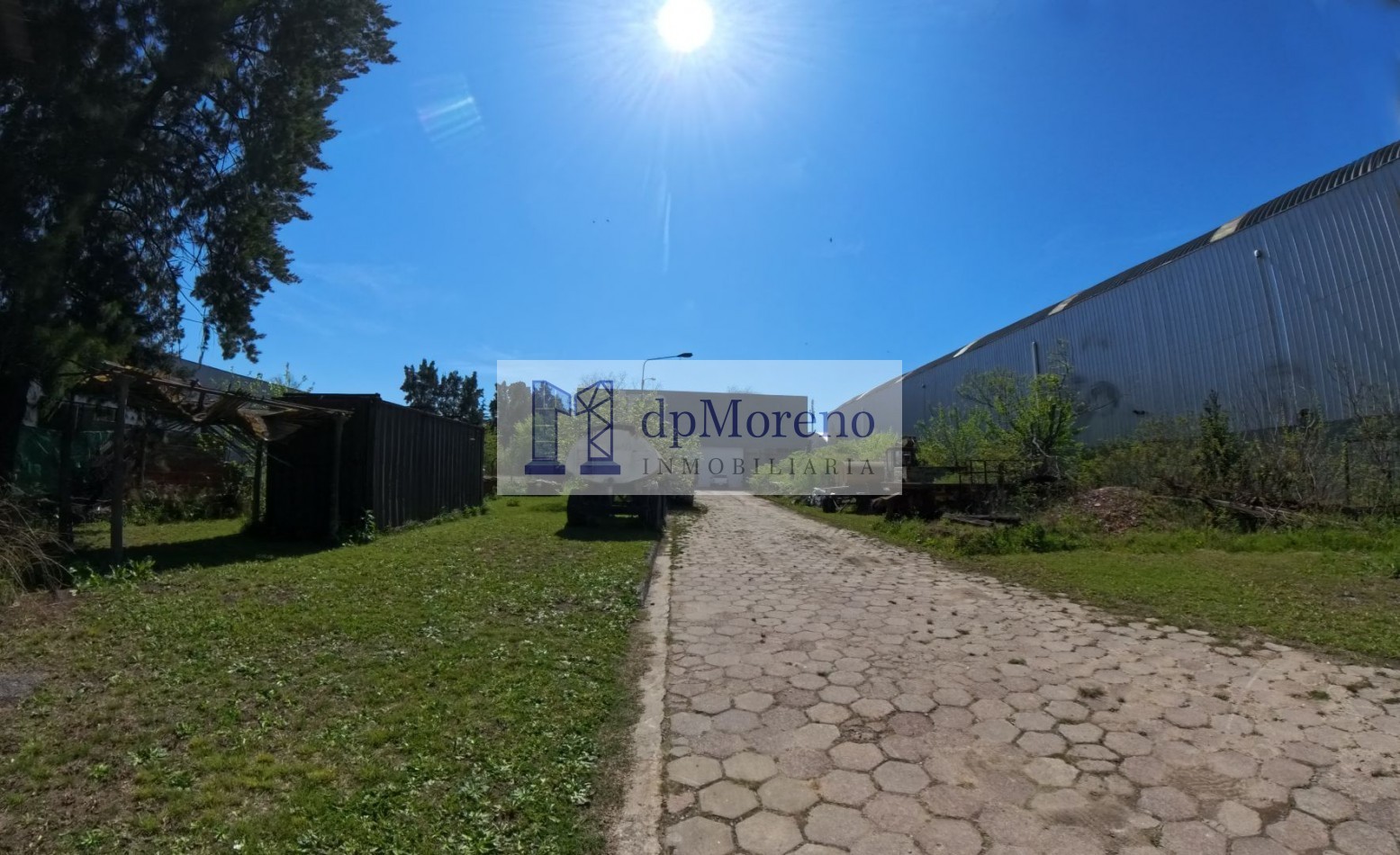 Galpon de 1000 m2 sobre colectora Panamericana Ramal Pilar con 1000 m2 de playa mas descubierto al frente
