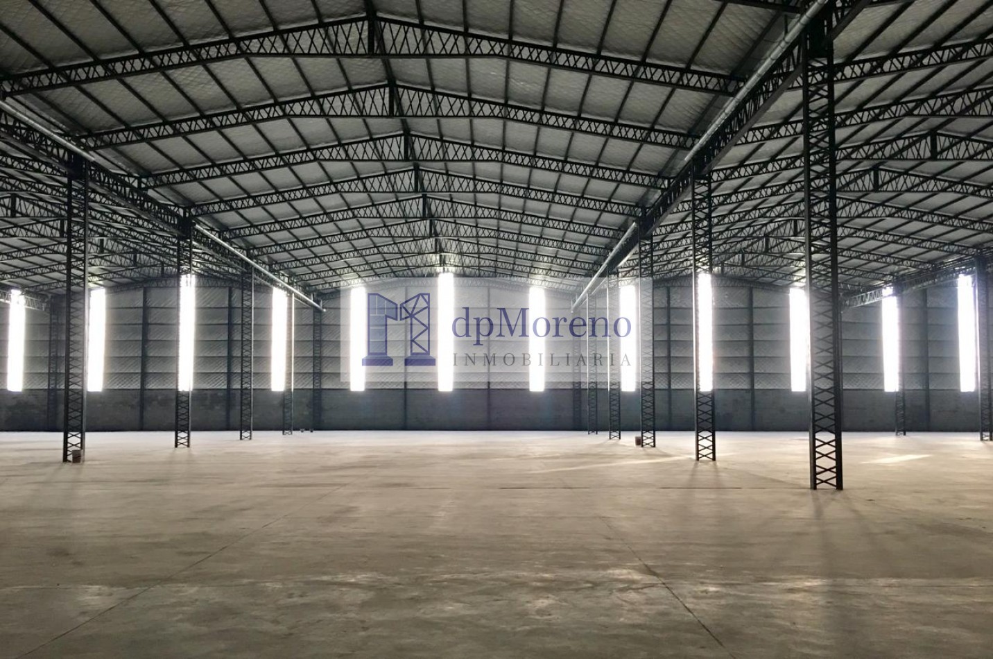 Galpon de 1500 m2 sobre Colectora Acceso Oeste - Gral Rodriguez