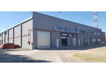 Galpon dentro de predio de 180 m2 en el centro de Parque Industrial de Pilar