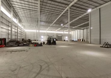 Galpon de 1008 m2 dentro de predio industrial con seguridad