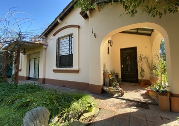 CASA 5 AMBIENTES C/ PISCINA PARRILLA Y QUINCHO PROXIMO A ACCESO PRINCIPAL R8 , LA LONJA ,PILAR BARRIO ABIERTO CON VIGILANCIA ROBLES DEL MONARCA -