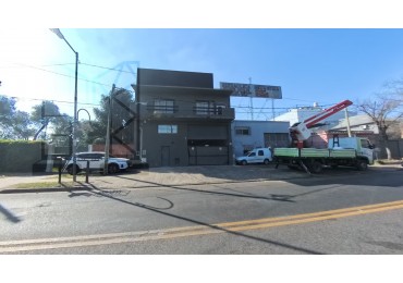 Galpon de 900 m2 sobre Colectora Ramal Tigre - San Fernando