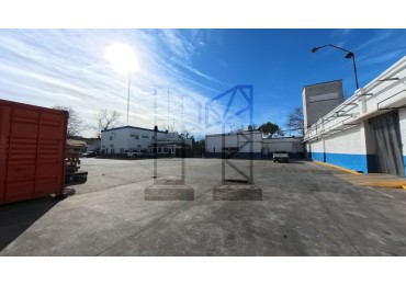 Galpon De 3850 M2 En Munro - Predio Cerrado Con Dos Naves