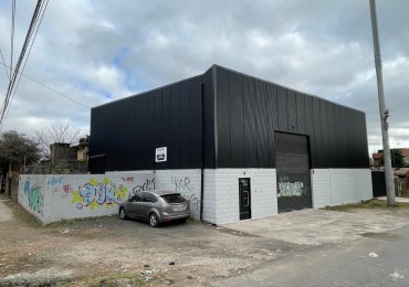 Galpon de 357 m2 sobre Av. Constituyentes al 2900