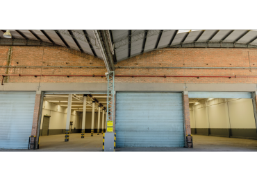 Galpon de 4927 m2 en Pablo Podesta dentro de predio Industrial con seguridad.