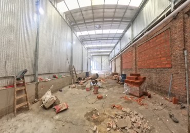 Galpon de 180 m2 dentro predio industrial con seguridad a 5 min. Gral. Paz y Av. Constituyentes