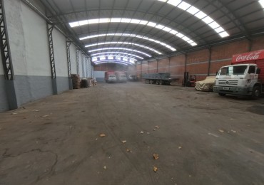Galpon de 2200 m2 en Torcuato a metros de Panamericana en una planta con oficinas, playa y salida a dos calles