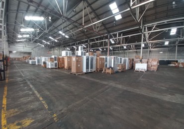 Galpon de 3150 m2 en Hurlingham dentro de predio Industrial con seguridad