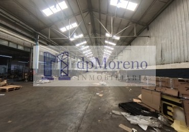 Galpon de 2500 m2 en Hurlingham dentro de predio Industrial con seguridad