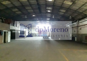 Galpon de 1600 m2 en Munro zona industrial con 500 m2 de playa