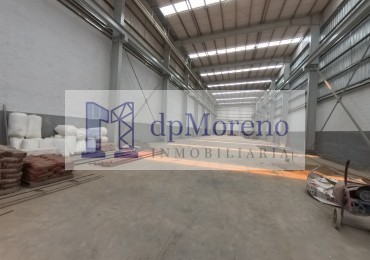Galpon de 1200 m2 sobre Ruta 8 zona industrial a pocas cuadras de Camino del Buenayre