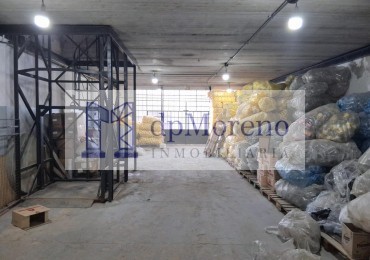 Galpon de 900 m2 sobre Avenida zona centrica. 